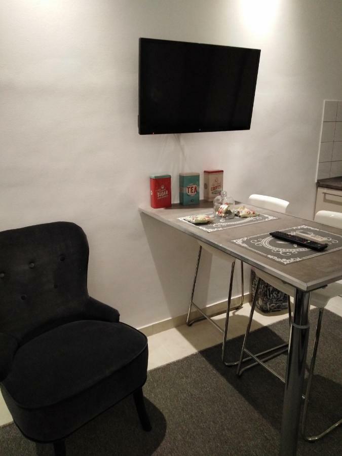 Mini Central Studio Thessaloniki Exterior photo